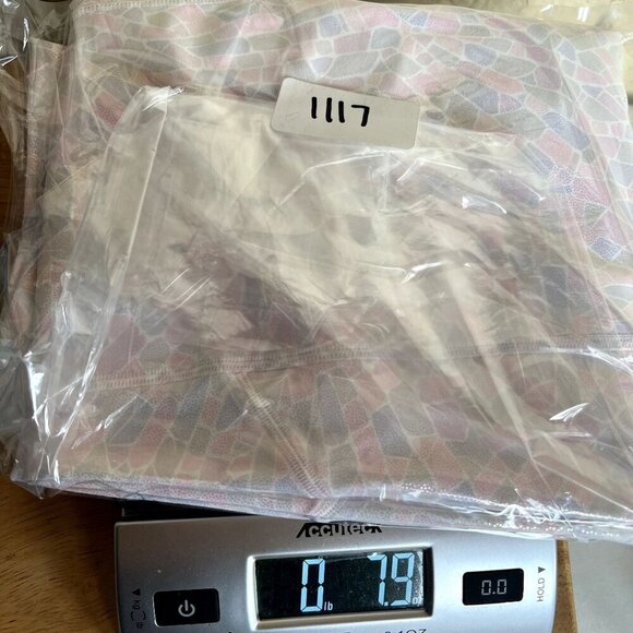 Fabletics Women size M‎ Pureluxe Holographic Leggings w/Pockets Mermaid Fairy - Picture 7 of 7